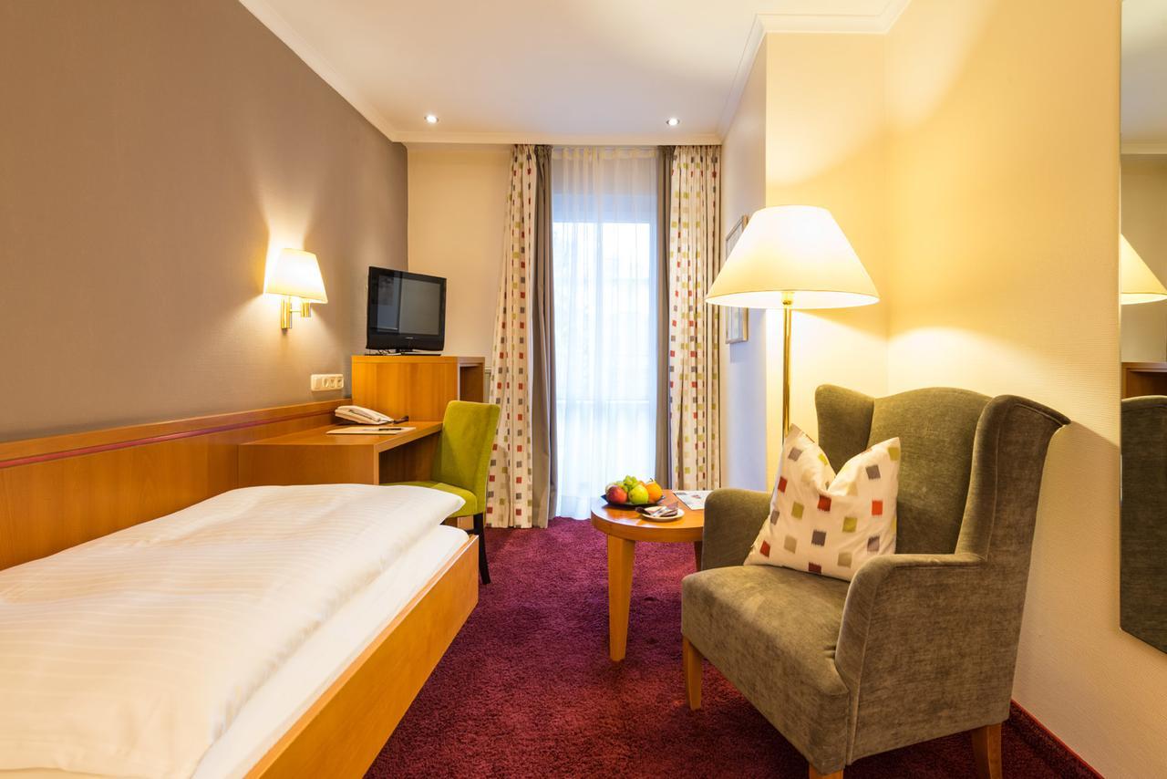 Hotel Heinz Höhr-Grenzhausen Exteriör bild