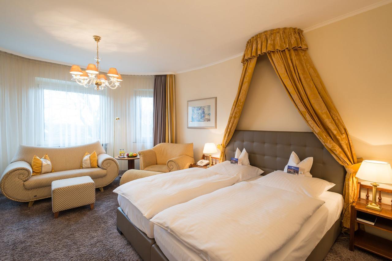 Hotel Heinz Höhr-Grenzhausen Exteriör bild
